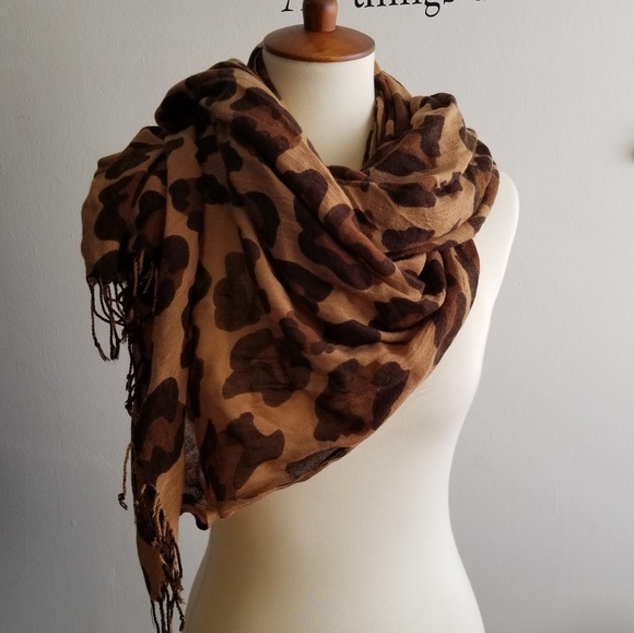 Old Navy Accessories - Leopard Print  Scarf